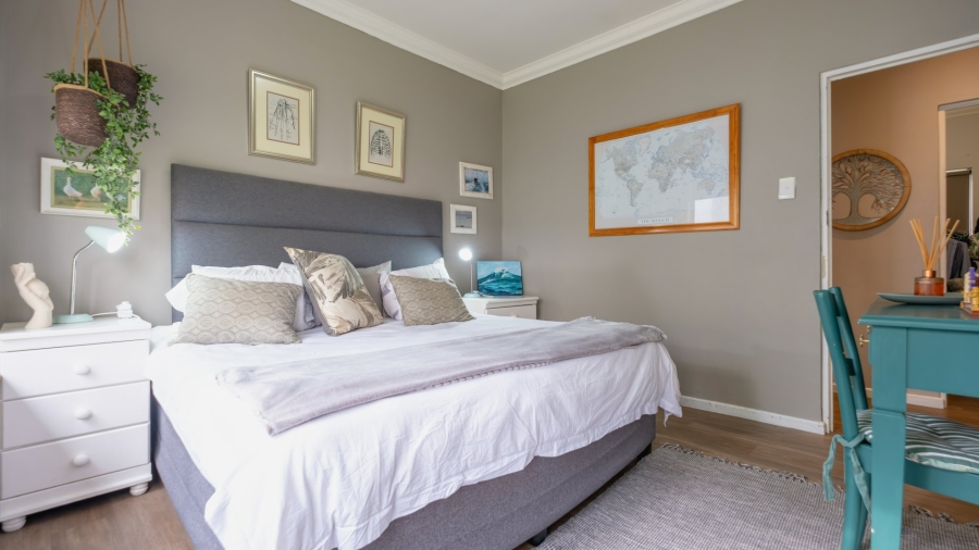 To Let 4 Bedroom Property for Rent in Denver Park Western Cape